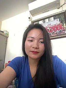 Bee Yellow00 online show from 04.04.26