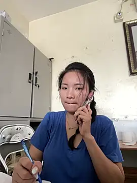 Bee Yellow00 online show from 07.18.26