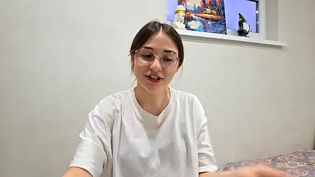 Snapshot of Brevelli_Hope chatting on 10.25.25 Brevelli Hope online show from 10.25.25