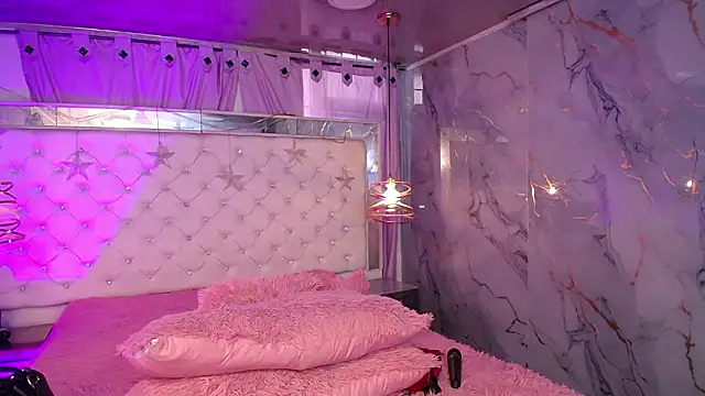 Snapshot of Melissa-roberts chatting on 02.14.26 Melissa-roberts online show from 02.14.26