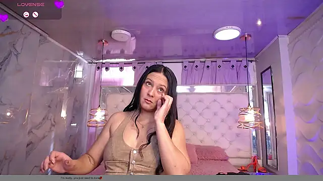 Snapshot of Melissa-roberts chatting on 04.22.26 Melissa-roberts online show from 04.22.26