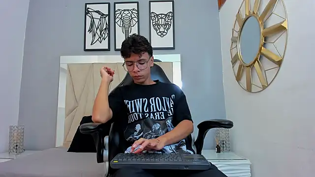 adams bobby online show from 12.18.25