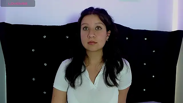 Snapshot of Chloe-love_ chatting on 10.27.25 Chloe-love  online show from 10.27.25