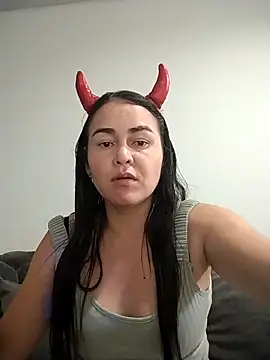 adria0011 online show from 11.04.25