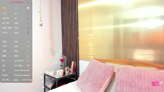 LunaaMorena online show from 11.22.25