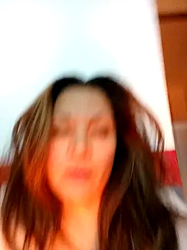 Snapshot of dulcessecretos chatting on 11.29.25 dulcessecretos online show from 11.29.25