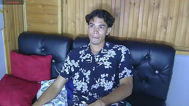 Snapshot of JackLauree chatting on 10.30.25 JackLauree online show from 10.30.25