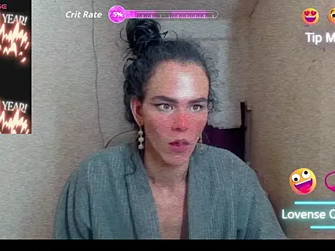 Snapshot of goddes_alissa chatting on 10.24.25 goddes alissa online show from 10.24.25