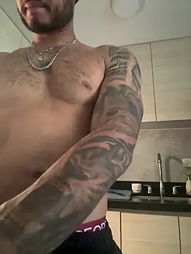 AUSTINN TORRES online show from 04.14.26