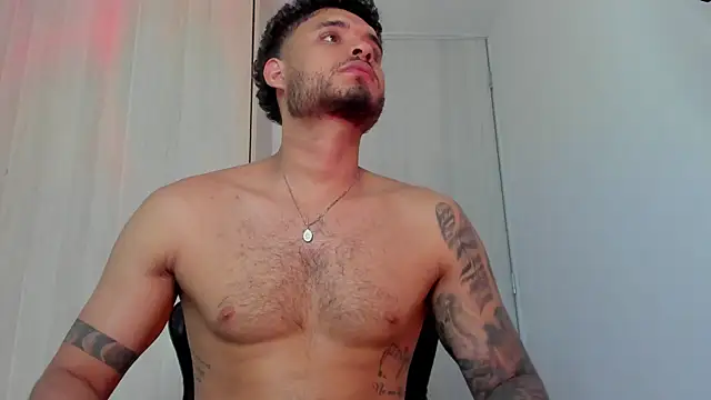 Snapshot of AUSTINN_TORRES chatting on 07.23.26 AUSTINN TORRES online show from 07.23.26