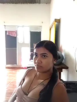 lindalatina11 online show from 10.26.25