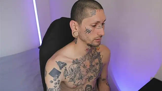 Snapshot of TokyoHatsumoto chatting on 02.12.26 TokyoHatsumoto online show from 02.12.26