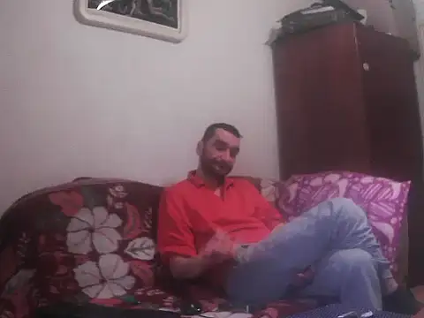 Snapshot of alin42xx chatting on 11.08.25 alin42xx online show from 11.08.25