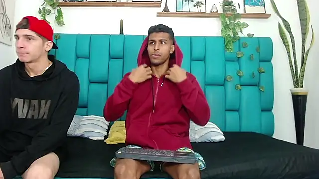 Hot Boys Latinos X online show from 10.31.25