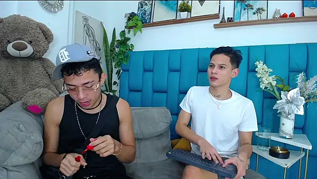 Hot Boys Latinos X online show from 02.07.26