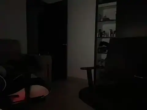 Snapshot of lionandreough chatting on 11.01.25 lionandreough online show from 11.01.25