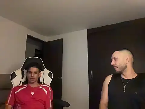 Snapshot of lionandreough chatting on 11.02.25 lionandreough online show from 11.02.25