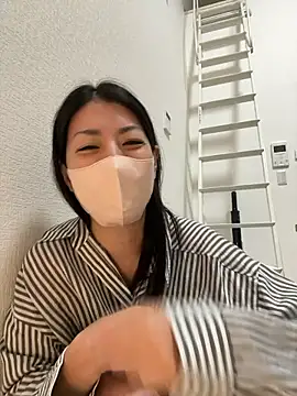 Snapshot of akimix_xoxo chatting on 11.23.25 akimix xoxo online show from 11.23.25