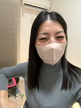 Snapshot of akimix_xoxo chatting on 11.30.25 akimix xoxo online show from 11.30.25