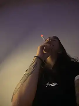 Snapshot of Hannahinfame chatting on 11.08.25 Hannahinfame online show from 11.08.25