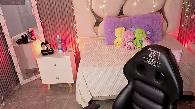 MAIILY TAY online show from 02.07.26