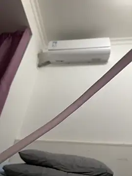 liangyueguo520 online show from 10.29.25