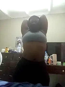 Snapshot of kitty_henni chatting on 10.24.25 kitty henni online show from 10.24.25