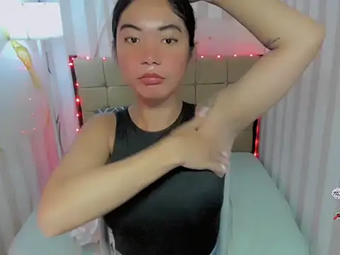 Snapshot of BigCockJade chatting on 04.29.26 BigCockJade online show from 04.29.26