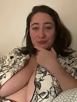 MlleKahh online show from 11.16.25