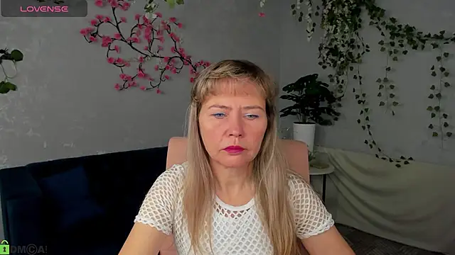 Carla Vogue online show from 11.16.25