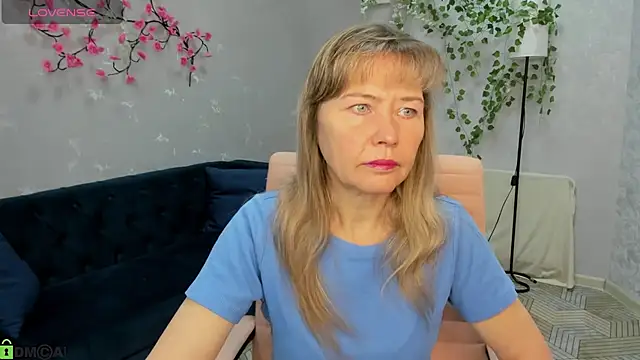 Carla Vogue online show from 11.29.25