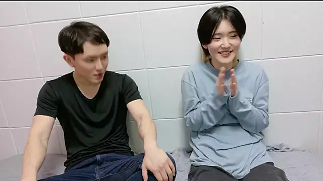 Snapshot of NORA_NEKO_2_2 chatting on 11.15.25 NORA NEKO 2 2 online show from 11.15.25