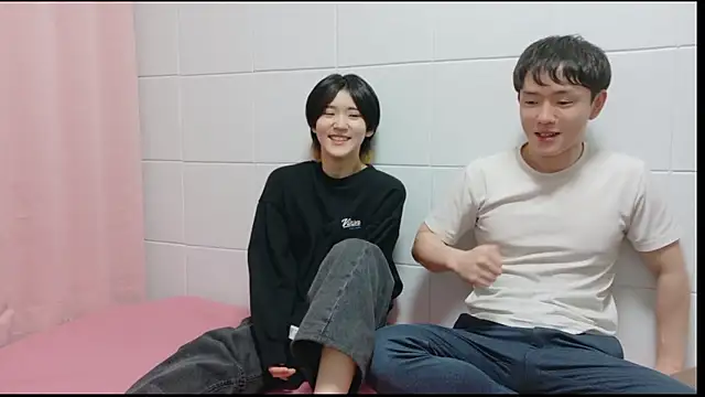 Snapshot of NORA_NEKO_2_2 chatting on 11.29.25 NORA NEKO 2 2 online show from 11.29.25