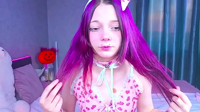 Snapshot of KittieHeart chatting on 11.06.25 KittieHeart online show from 11.06.25