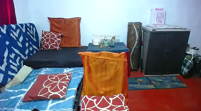 YourMissKim online show from 03.08.25