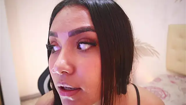 Isabelle Lane online show from 12.01.25