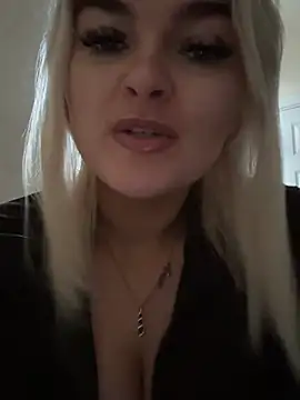 rosie-hipstergal online show from 02.21.26