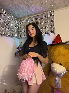 Snapshot of wetbyAlice chatting on 10.24.25 wetbyAlice online show from 10.24.25