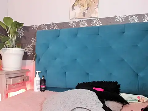 SamaradelaRoux online show from 10.31.25