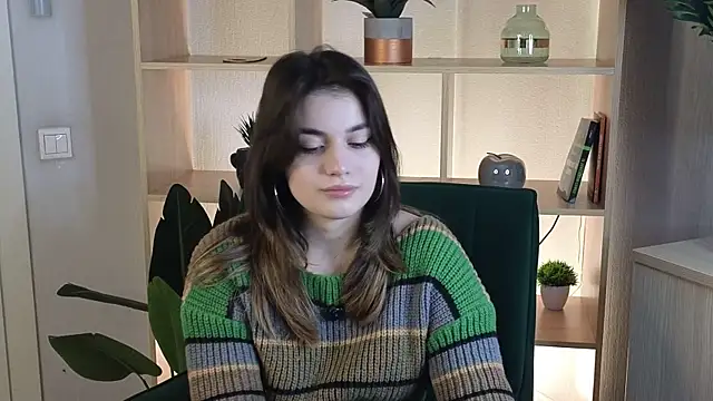 Snapshot of EllanMull chatting on 10.26.25 EllanMull online show from 10.26.25