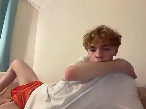 BrunoTwinkXXL online show from 10.25.25