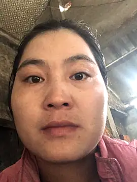 Snapshot of bong-ngo chatting on 10.27.25 bong-ngo online show from 10.27.25