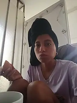 YeseniaRodriguez3 online show from 11.21.25