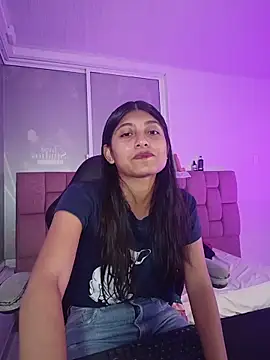 Snapshot of YeseniaRodriguez3 chatting on 05.08.26 YeseniaRodriguez3 online show from 05.08.26