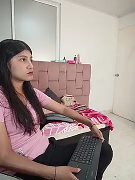 Snapshot of YeseniaRodriguez3 chatting on 05.19.26 YeseniaRodriguez3 online show from 05.19.26