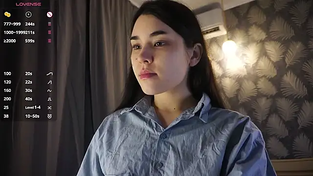 Snapshot of VannesaHochman chatting on 11.01.25 VannesaHochman online show from 11.01.25