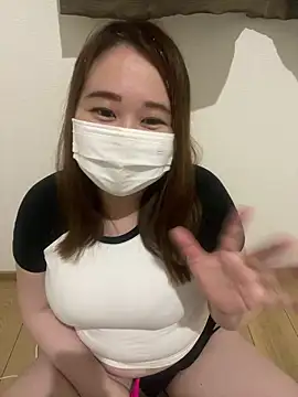 Snapshot of ms_kana chatting on 10.26.25 ms kana online show from 10.26.25