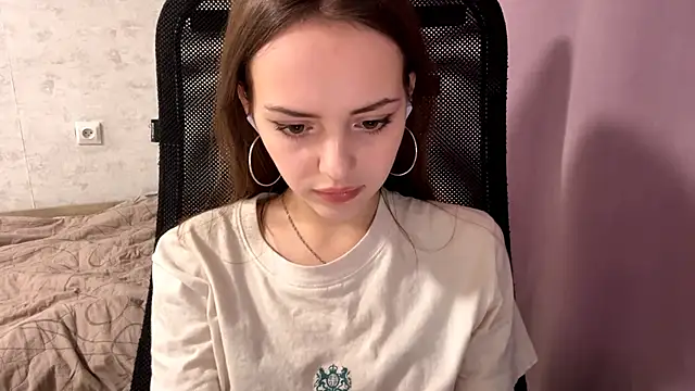 AliceStacy online show from 12.02.25