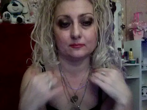 xHot Amazonq online show from 11.06.25