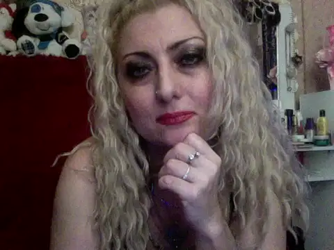 xHot Amazonq online show from 11.10.25